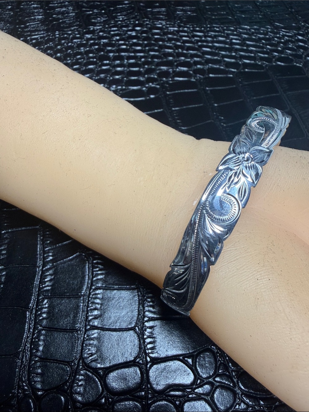 Hawaiian Sterling Silver Bangle Bracelet - Picture 2 of 9